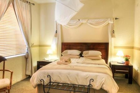 Ascot Mews Bed & Breakfast Албертън Екстериор снимка